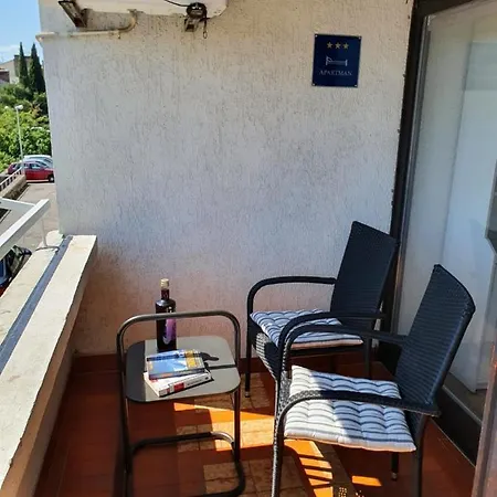 Apartman Bright Bloom - Free Parking And Wifi