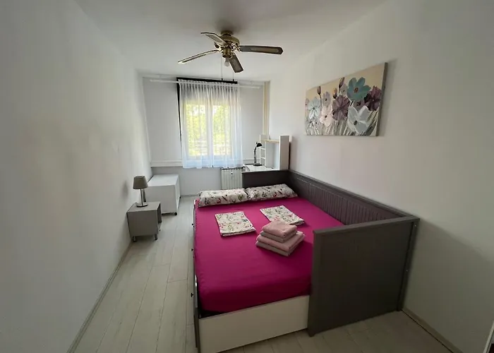 Bright Bloom - Free Parking And Wifi Daire