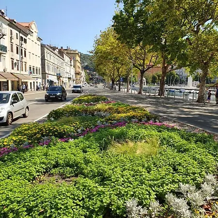 Bright Bloom - Free Parking And Wifi * Fiume